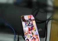 疑似荣耀V30真机亮屏谍照曝光 边框和下巴进一步缩窄 疑似荣耀V30真机亮屏谍照曝光 边框和下巴进一步缩窄