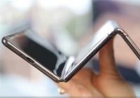 TCL三折手机原型机曝光 拥有四个后置摄像头 TCL三折手机原型机曝光 拥有四个后置摄像头