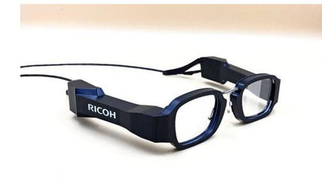 理光全球最轻智能眼镜亮相 重量仅有49克 