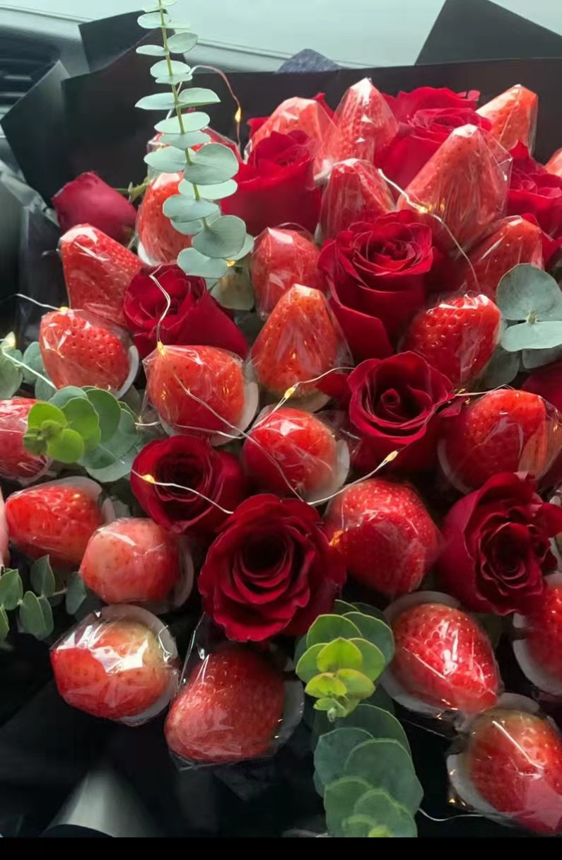 情人节和元宵节“双节”之际 汤圆与鲜花销售额逐日上升 