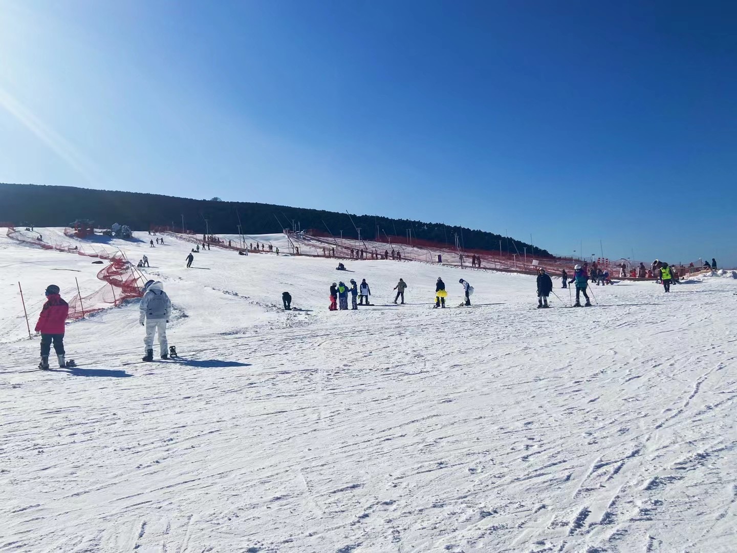 超4000人小众运动也热闹 北京2022年冬奥会让冰雪热起来