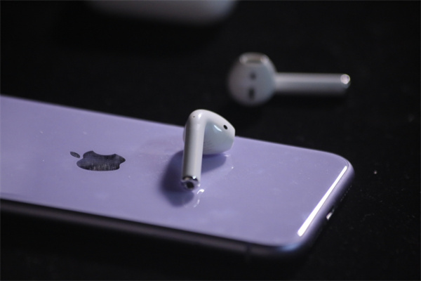苹果推出特别版的Powerbeats Pro耳机 蓝牙耳塞采用独特盒子